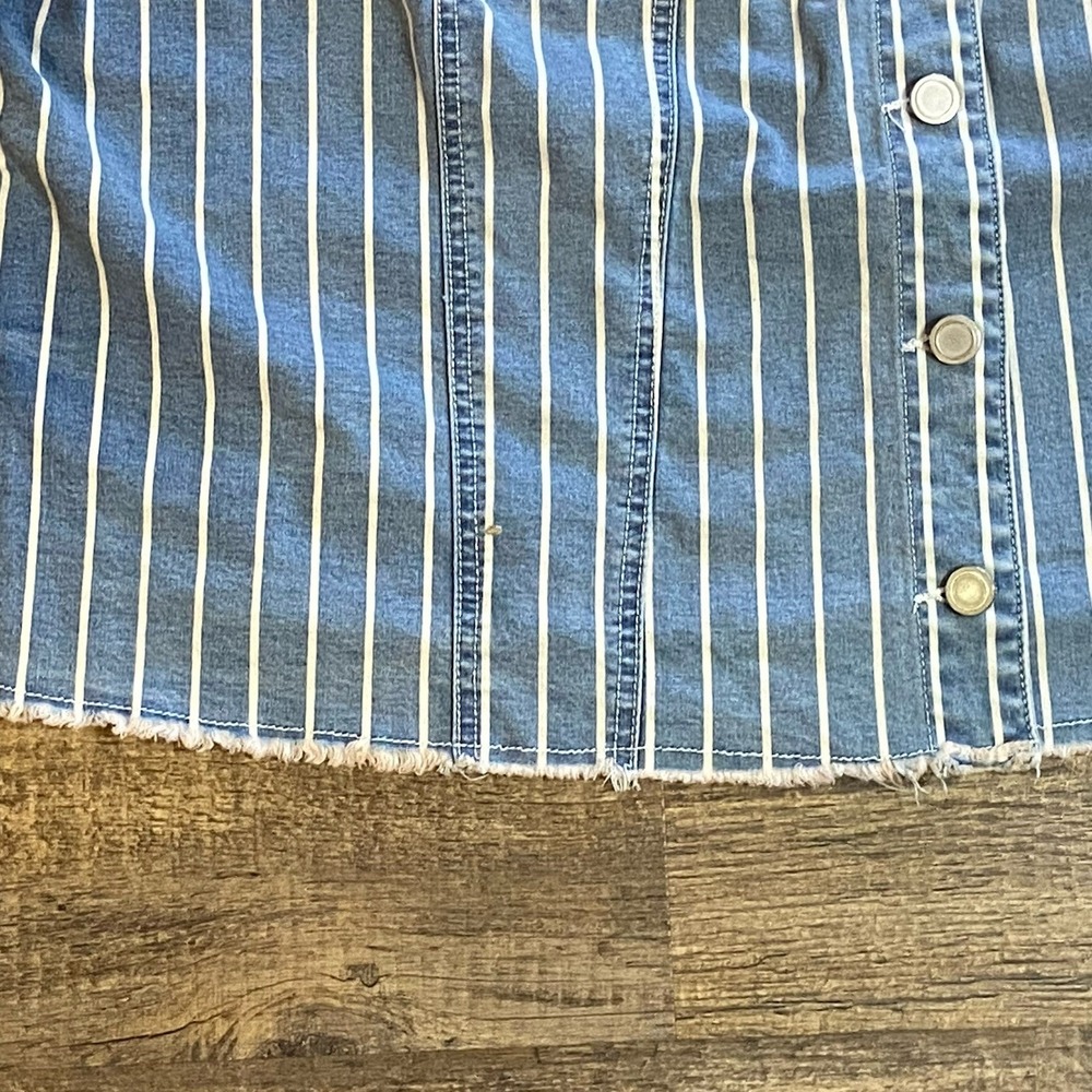 One5One Denim Stripe Cold Shoulder Cropped Top 3X Y2K Revival Western Rodeo Chic - Picture 6 of 13